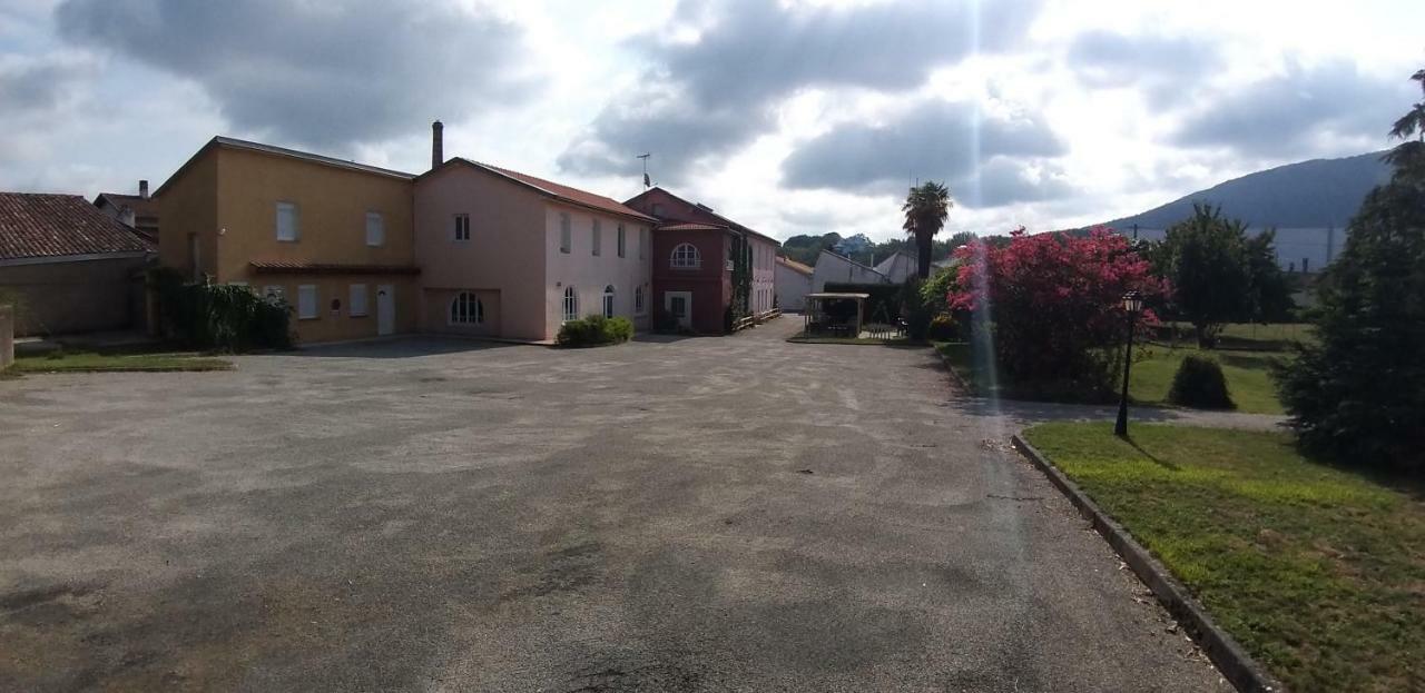 Hotel Castel D'Olmes Tabre Exterior photo